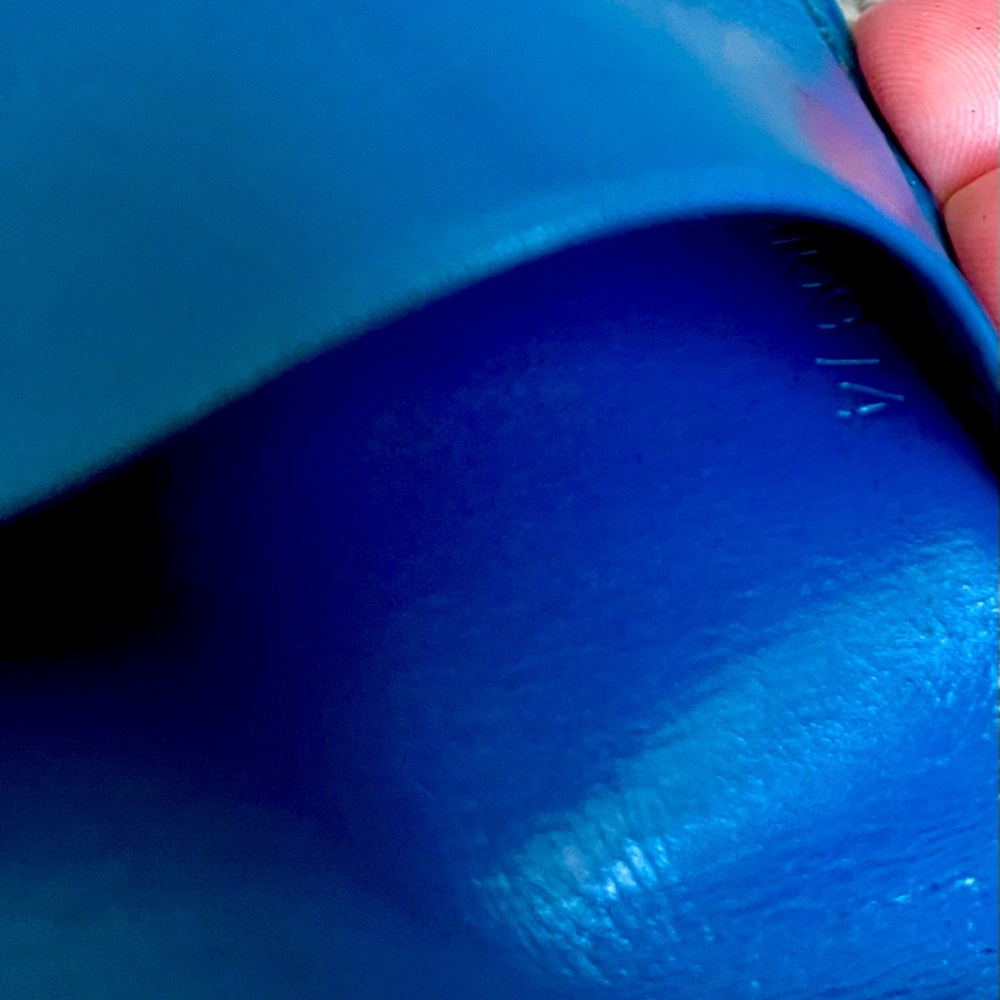 Louis Vuitton Blue Epi Card Holder - Picture 12 of 13